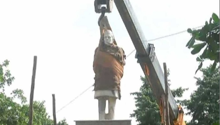 నెహ్రూ విగ్రహం తొలగింపుపై స్పందించిన యూపీ సర్కార్ నెహ్రూ విగ్రహం తొలగింపుపై స్పందించిన యూపీ సర్కార్