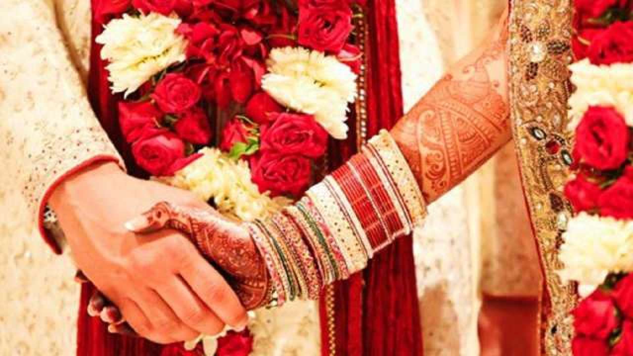 కొత్త కోడళ్ళకు ఈ కోర్సు ప్రత్యేకం.. యూనివర్సిటీలో 3 నెలల శిక్షణ కొత్త కోడళ్ళకు ఈ కోర్సు ప్రత్యేకం.. యూనివర్సిటీలో 3 నెలల శిక్షణ