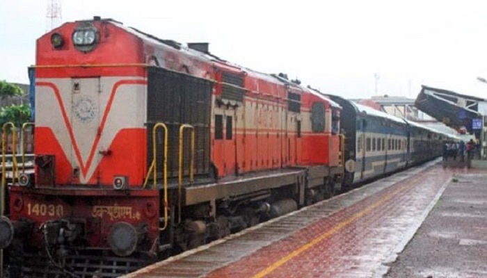 Sankranti Special Trains: సంకాంత్రి స్పెషల్ ట్రైన్స్ ...మీ కోసం Sankranti Special Trains: సంకాంత్రి స్పెషల్ ట్రైన్స్ ...మీ కోసం