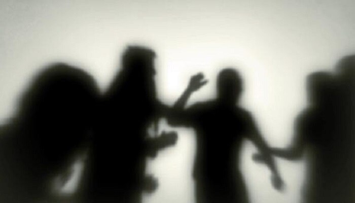 ప్రేమజంటపై దాడి చేసిన ఆ నలుగురు ఎవరు ? ప్రేమజంటపై దాడి చేసిన ఆ నలుగురు ఎవరు ?