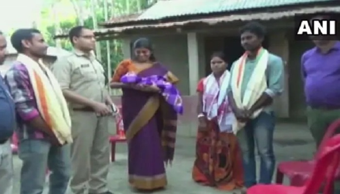 ఒక పక్క మత ఘర్షణలు; మరో వైపు హిందూ గర్భిణీని కాపాడిన ముస్లిం యువకుడు ఒక పక్క మత ఘర్షణలు; మరో వైపు హిందూ గర్భిణీని కాపాడిన ముస్లిం యువకుడు