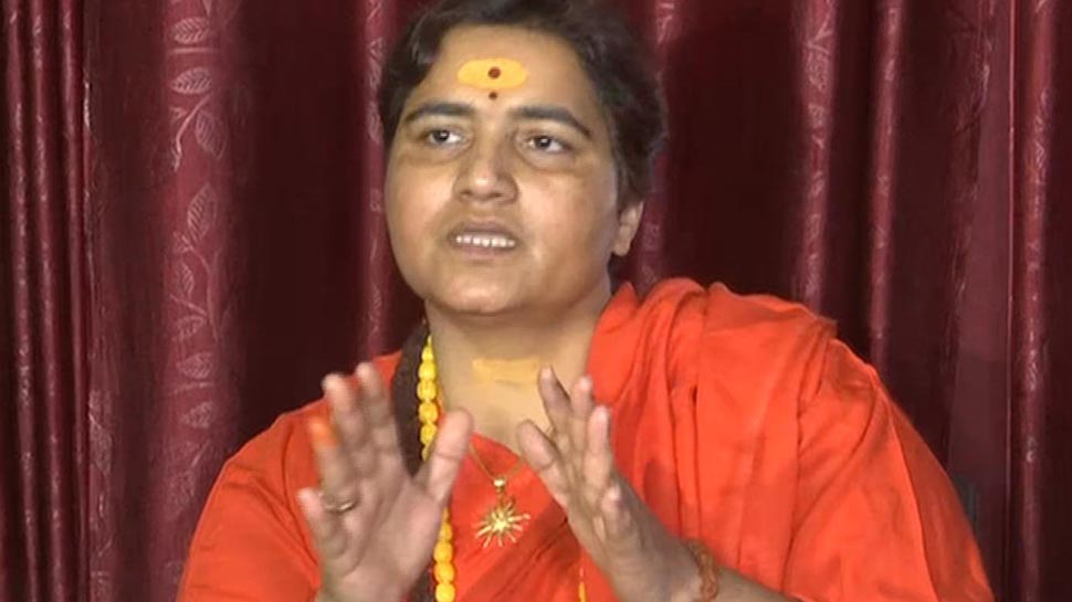 ఉవ్వెత్తు ఎగసిన నిరసన జ్వాలలు; గాడ్సేను దేశభక్తుడని చెప్పినందుకు సారీ చెప్పిన సాధ్వి !! ఉవ్వెత్తు ఎగసిన నిరసన జ్వాలలు; గాడ్సేను దేశభక్తుడని చెప్పినందుకు సారీ చెప్పిన సాధ్వి !!