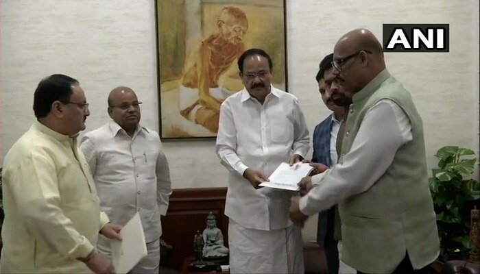 చంద్రబాబుకు షాక్ ఇచ్చిన టీడీపి ఎంపీలు! చంద్రబాబుకు షాక్ ఇచ్చిన టీడీపి ఎంపీలు!