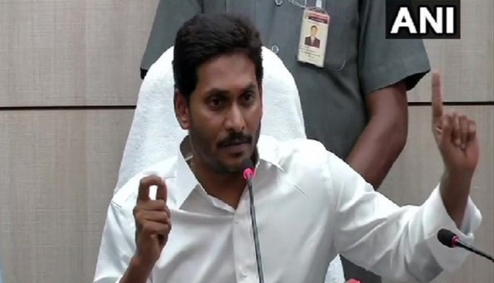 మద్యపాన నిషేదం దిశగా జగన్ తొలి అడుగు; అధికారులకు కీలక ఆదేశాలు జారీ మద్యపాన నిషేదం దిశగా జగన్ తొలి అడుగు; అధికారులకు కీలక ఆదేశాలు జారీ