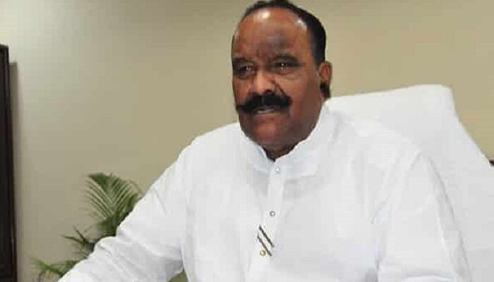 టీఆర్ఎస్ పార్టీ మాదే..: నాయిని నర్సింహా రెడ్డి టీఆర్ఎస్ పార్టీ మాదే..: నాయిని నర్సింహా రెడ్డి
