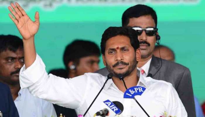 ఫీజు రీఇంబర్స్మెంట్తో పాటు విద్యార్థులకు సీఎం జగన్ మరో గుడ్ న్యూస్ ఫీజు రీఇంబర్స్మెంట్తో పాటు విద్యార్థులకు సీఎం జగన్ మరో గుడ్ న్యూస్
