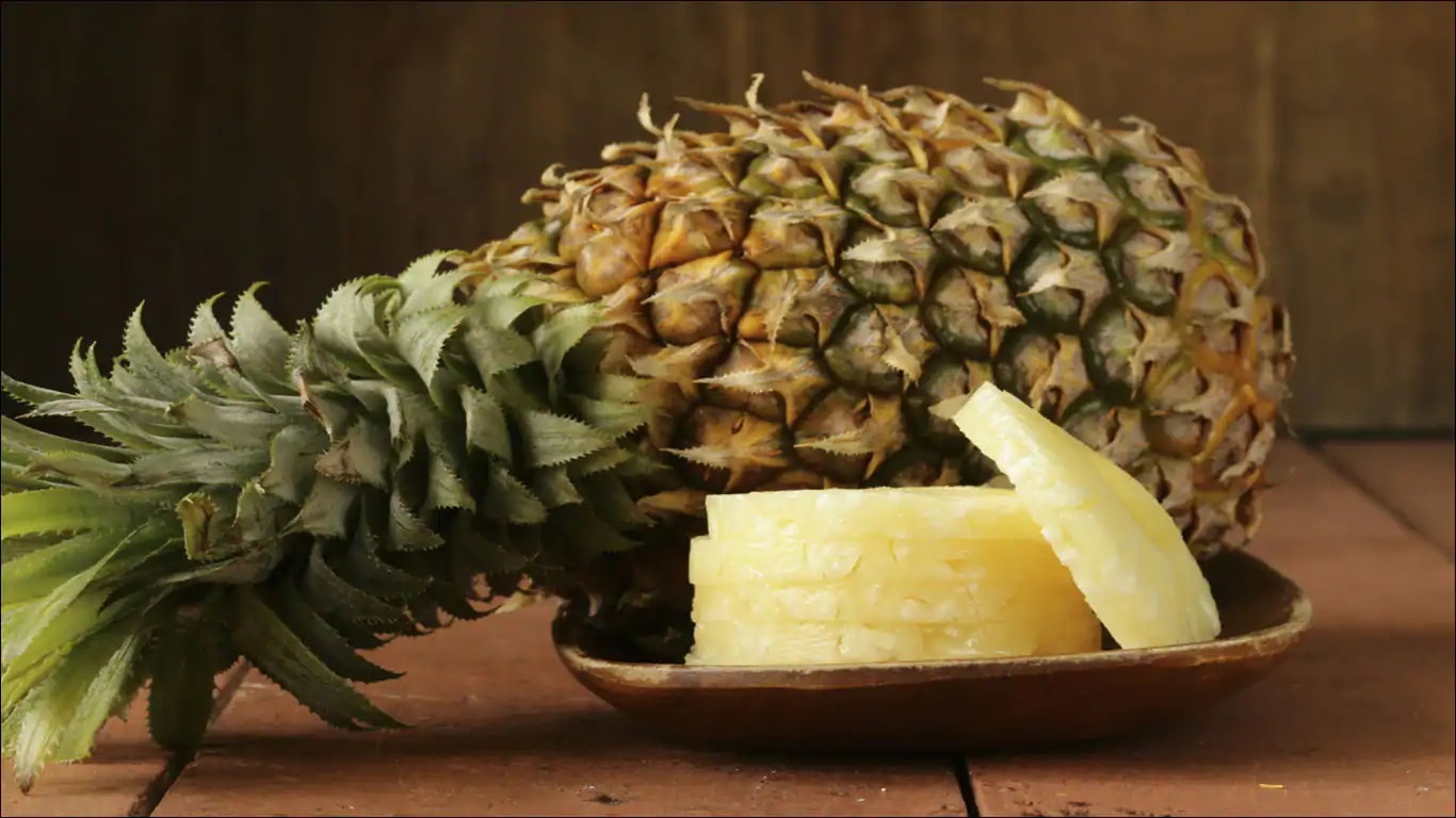 Pineapple Benefits: పైనాపిల్ తినడం వల్ల ఎన్ని లాభాలో తెలుసా..