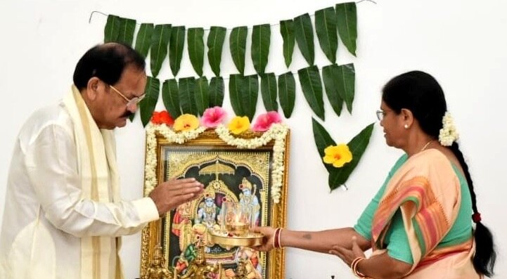 Vice President: వెంకయ్య నాయుడు పది లక్షల విరాళం Vice President: వెంకయ్య నాయుడు పది లక్షల విరాళం