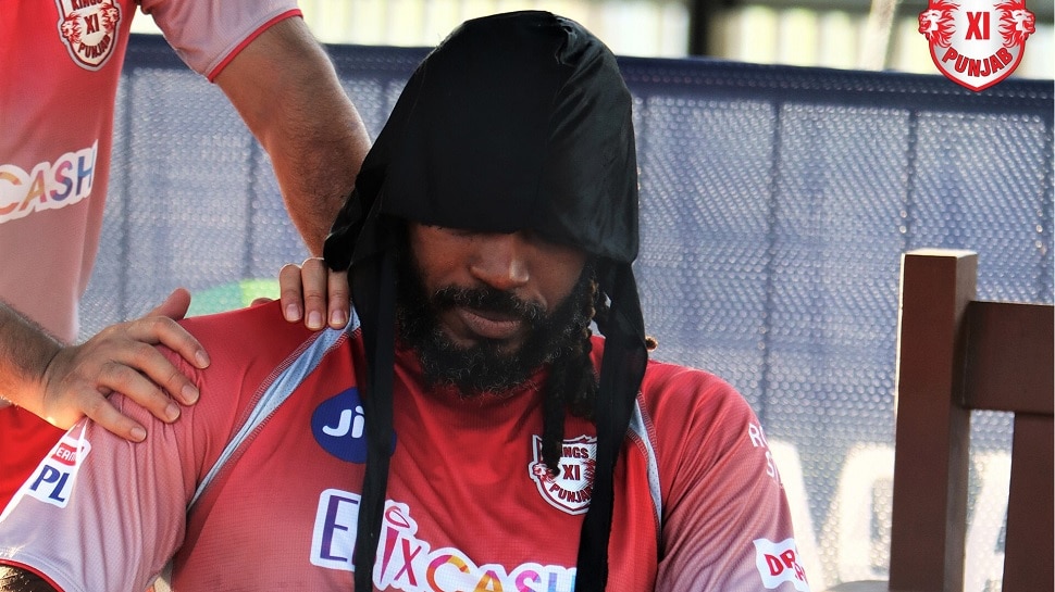 Chris Gayle: అరుదైన రికార్డుకు చేరువలో క్రిస్ గేల్ Chris Gayle: అరుదైన రికార్డుకు చేరువలో క్రిస్ గేల్