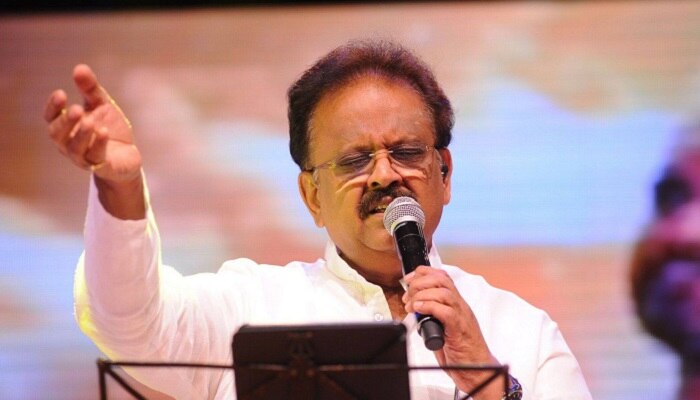 SPB health update: బాలు ఆరోగ్యం మరింత విషమం.. ఆస్పత్రికి చేరుకున్న కుటుంబం, కమల్ హాసన్ SPB health update: బాలు ఆరోగ్యం మరింత విషమం.. ఆస్పత్రికి చేరుకున్న కుటుంబం, కమల్ హాసన్