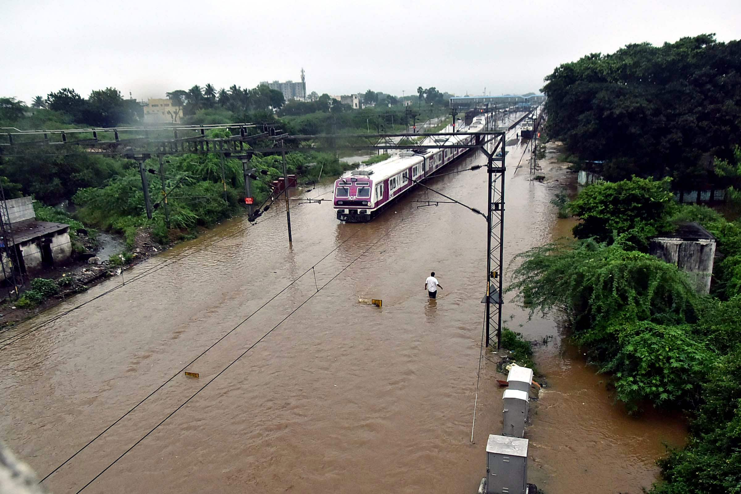 Rains Alert: తెలుగు రాష్ట్రాల్లో మరో మూడ్రోజులపాటు వర్షాలు