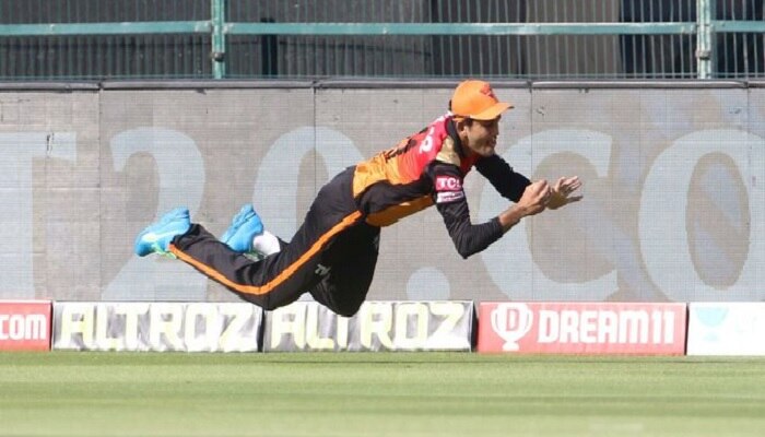 Priyam Gargs catches against KKR: పాదరసంలా కదిలిన ప్రియం గార్గ్.. వరుస ఓవర్లలో స్టన్నింగ్ క్యాచ్‌లు