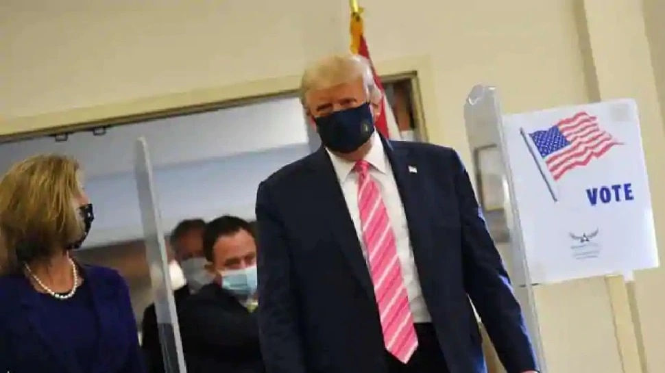 US Election 2020: ఫ్లోరిడాలో ఓటు వేసిన ట్రంప్.. ఎవరికి వేశాడో చెప్పకనే చెప్పాడు US Election 2020: ఫ్లోరిడాలో ఓటు వేసిన ట్రంప్.. ఎవరికి వేశాడో చెప్పకనే చెప్పాడు