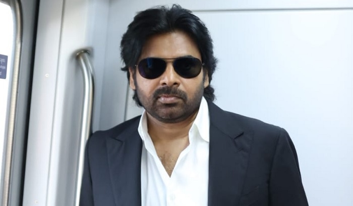 Pawan Kalyan: జనసేనానీ మెట్రో ప్రయాణం..