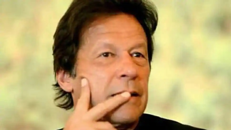 Imran Rind Rickshaw Imran Khans lookalike Spotted Riding a Rickshaw: పాక్ ప్రధాని ఇమ్రాన్ ...