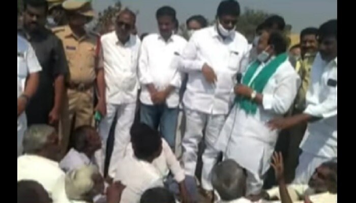 Minister Indrakaran Reddy: మంత్రి ఇంద్రకరణ్ రెడ్డికి చేదు అనుభవం.. Convoy అడ్డుకున్న రైతులు