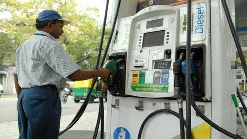 Petrol Price Today: మళ్లీ భగ్గుమన్న పెట్రోలు, డీజిల్ ధరలు, అక్కడ సెంచరీ కొట్టిన Petrol 