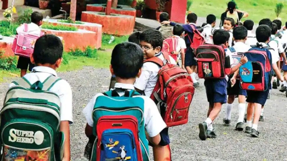 Holidays For Schools And Colleges: తెలంగాణ స్కూళ్లు, కాలేజీలకు సెలవులు ప్రకటించిన మంత్రి సబితా ఇంద్రారెడ్డి