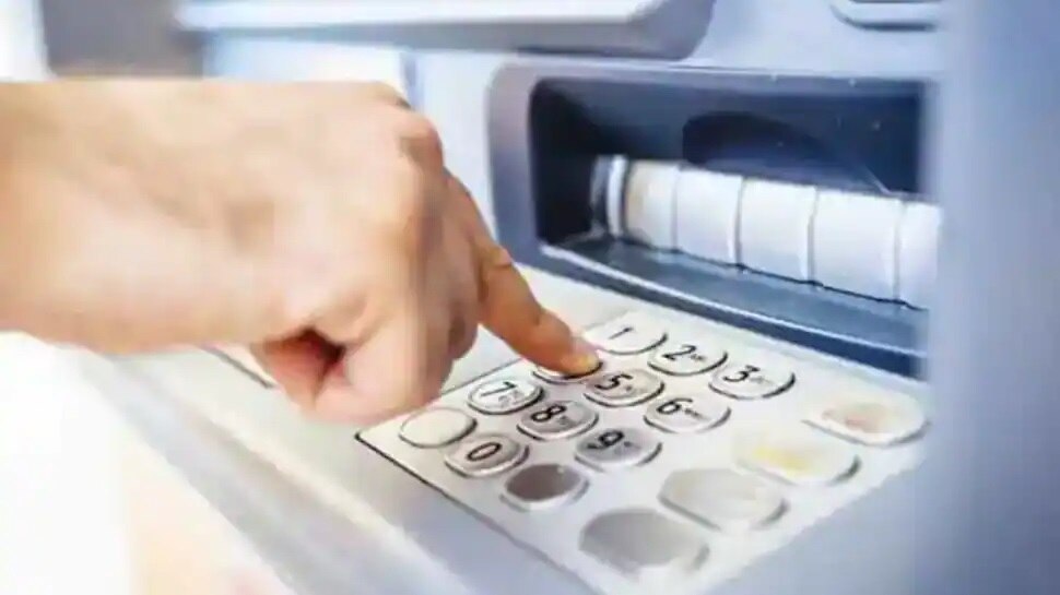 atm-cash-withdrawal-charges-rbi-hikes-atm-cash-withdrawal-fee-to-rs-21