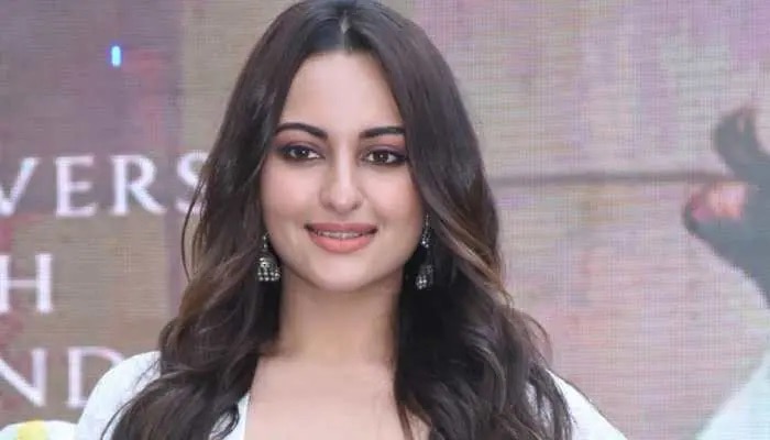 Sonakshi Sinha Says Her First Serious Relationship Was In Her 20s Lasted Over 5 Years స్కూల్