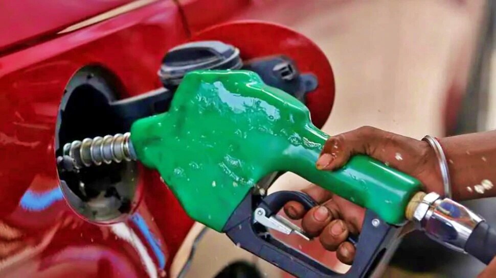 VAT On Petrol And Diesel: 25 రాష్ట్రాల్లోనే పెట్రోల్ పై వ్యాట్ తగ్గింపు.. ఆ 10 రాష్ట్రాల్లో యథావిధిగా ధరలు