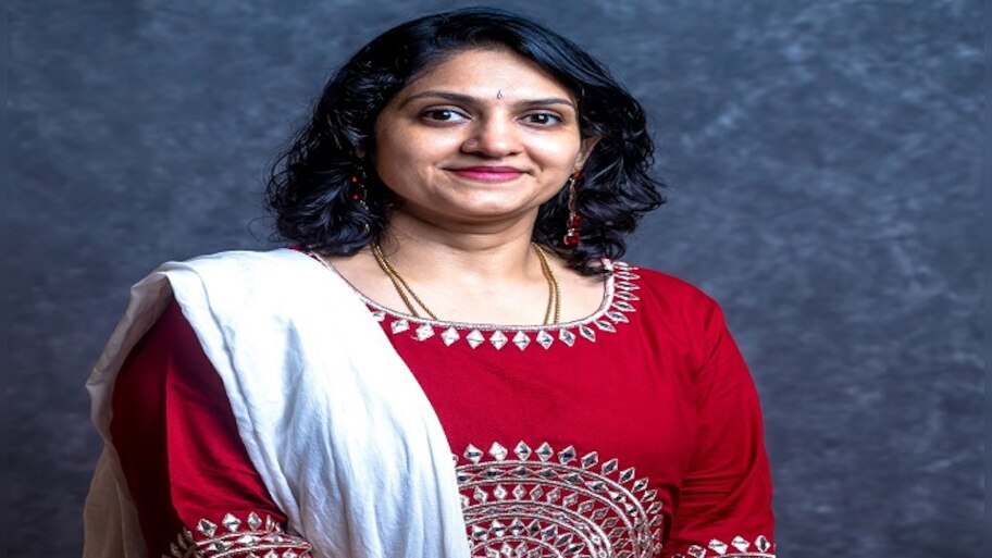 Playback Singer Harini Family Missing Harinis Father AK Rao Found ...