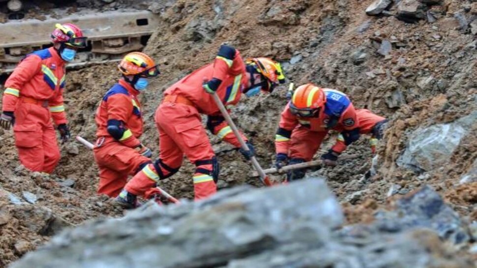 China Landslides: చైనాలో విరిగిపడిన కొండచరియలు.. 14 మంది మృతి!