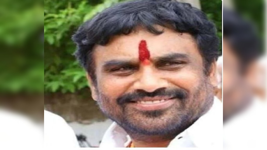 TRS party suspends Vanama Raghava, Who is accused in Palwancha family ...