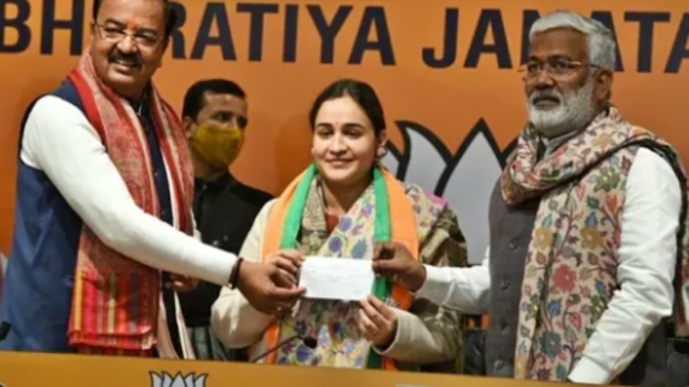 Up Elections 2022 Mulayam Singh Yadavs Daughter In Law Aparna Yadav