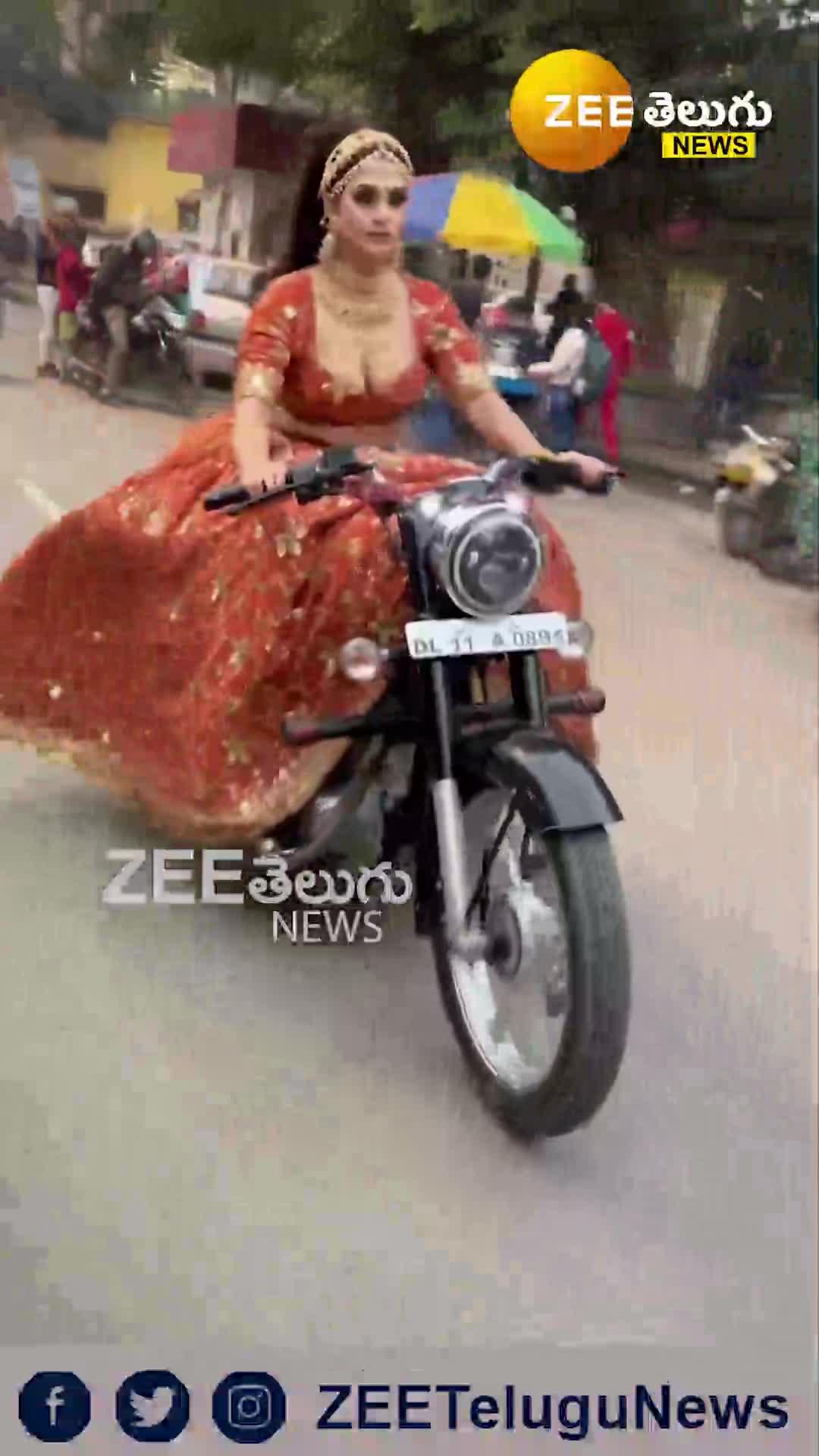 Viral Video of a bride riding bullet bike before her wedding, Watch