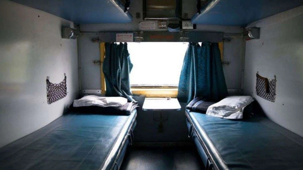 Indian Railways AC Blanket Indian Railways Restarts providing blankets