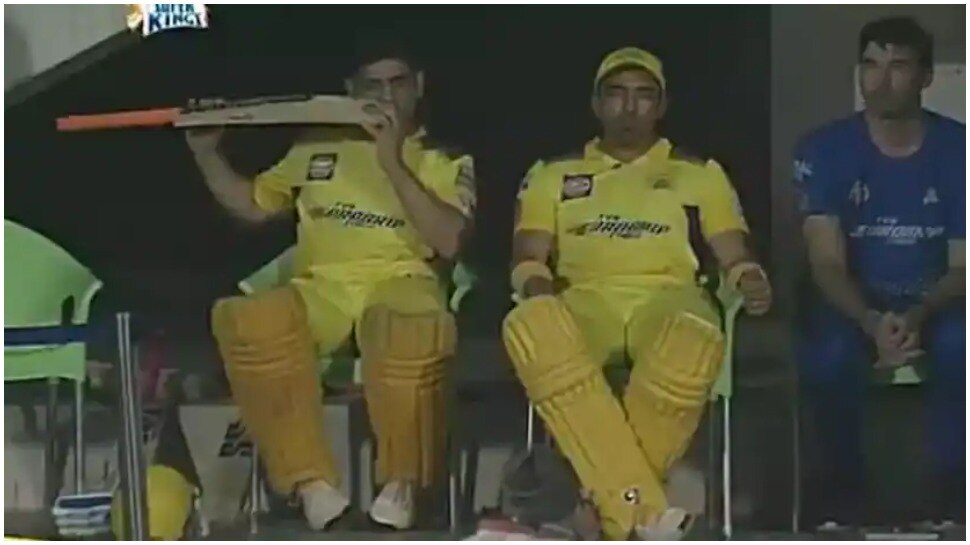 Csk Vs Dc Ipl 2022 Amit Mishra Reveals Why Ms Dhoni Bite His Bat Before Going To Bat అందుకే 9771