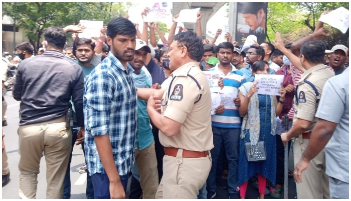 Unemployed Protest: మాకు అవకాశం ఇవ్వండి..అభ్యర్థుల ఆందోళన..!