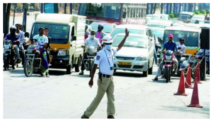 Hyderabad Traffic: హైదరాబాద్‌లో ట్రాఫిక్‌ ఆంక్షలు..ఏ ఏ ప్రాంతాల్లో అంటే..!