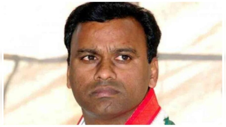 Senior Leader Komati Reddy Raja Gopal Reddy Meets Bandi Sanjay ...