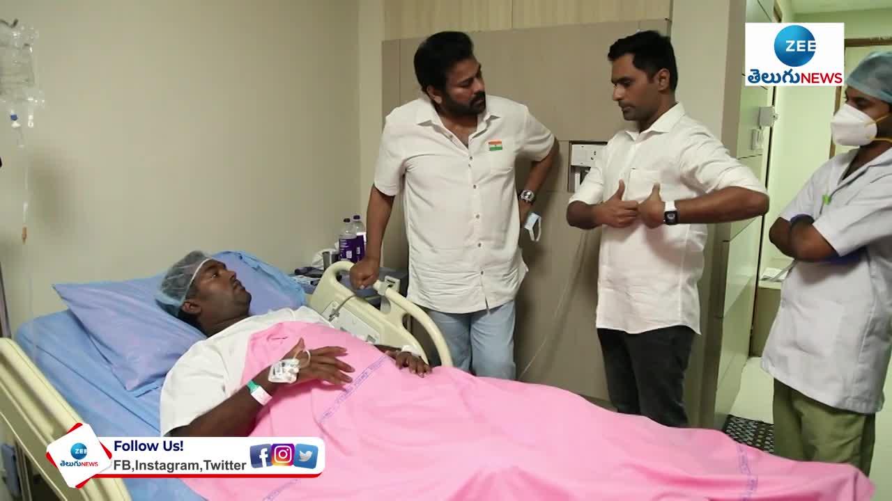 Megastar Chiranjeevi Met his Fan Chakridhar in Hospital