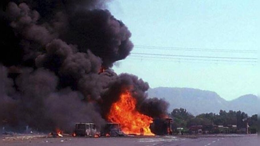 gas cylinder loaded lorry exploded after fire breaks out in engine in ...