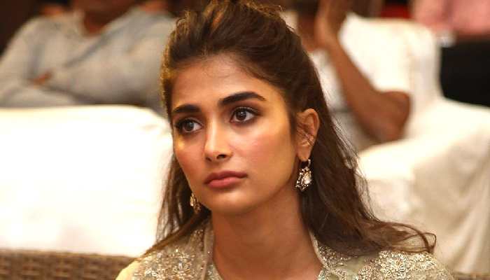 Pooja Hegde Trolled: పూజా నటనకు అవార్డా.. కొనేసుకుందేమో బాసూ.. పాపం ఆడేసుకుంటున్నారుగా!