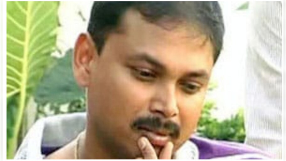 AP CM Jagan Close Fallower Mangali Krishna Arrest In Hyderabad ...