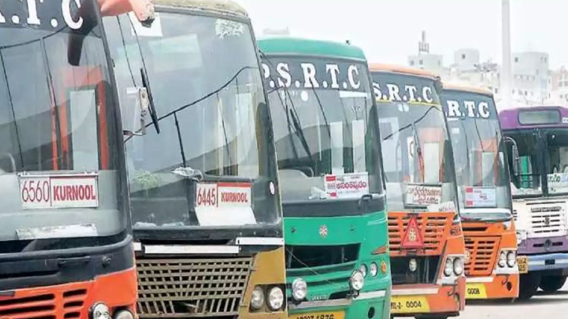 Dussehra APSRTC Buses: దసరాకు సొంత ఊరెళ్లే వారికి శుభవార్త.. సాధారణ ఛార్జీలే వసూల్!