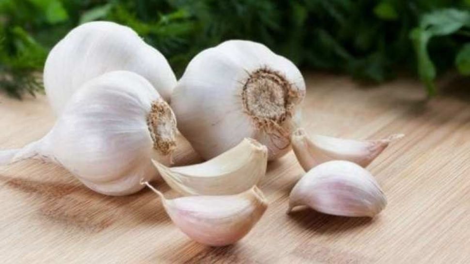 Garlic health benefits and tips to take 12 garlic cloves daily empty