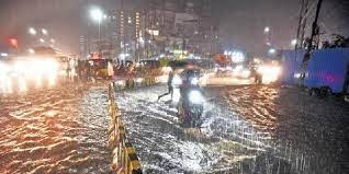 Hyderabad Rain Alert: కుండపోత వానతో హైదరాబాద్ జలమయం.. మరో రెండు రోజులు డేంజరే! 