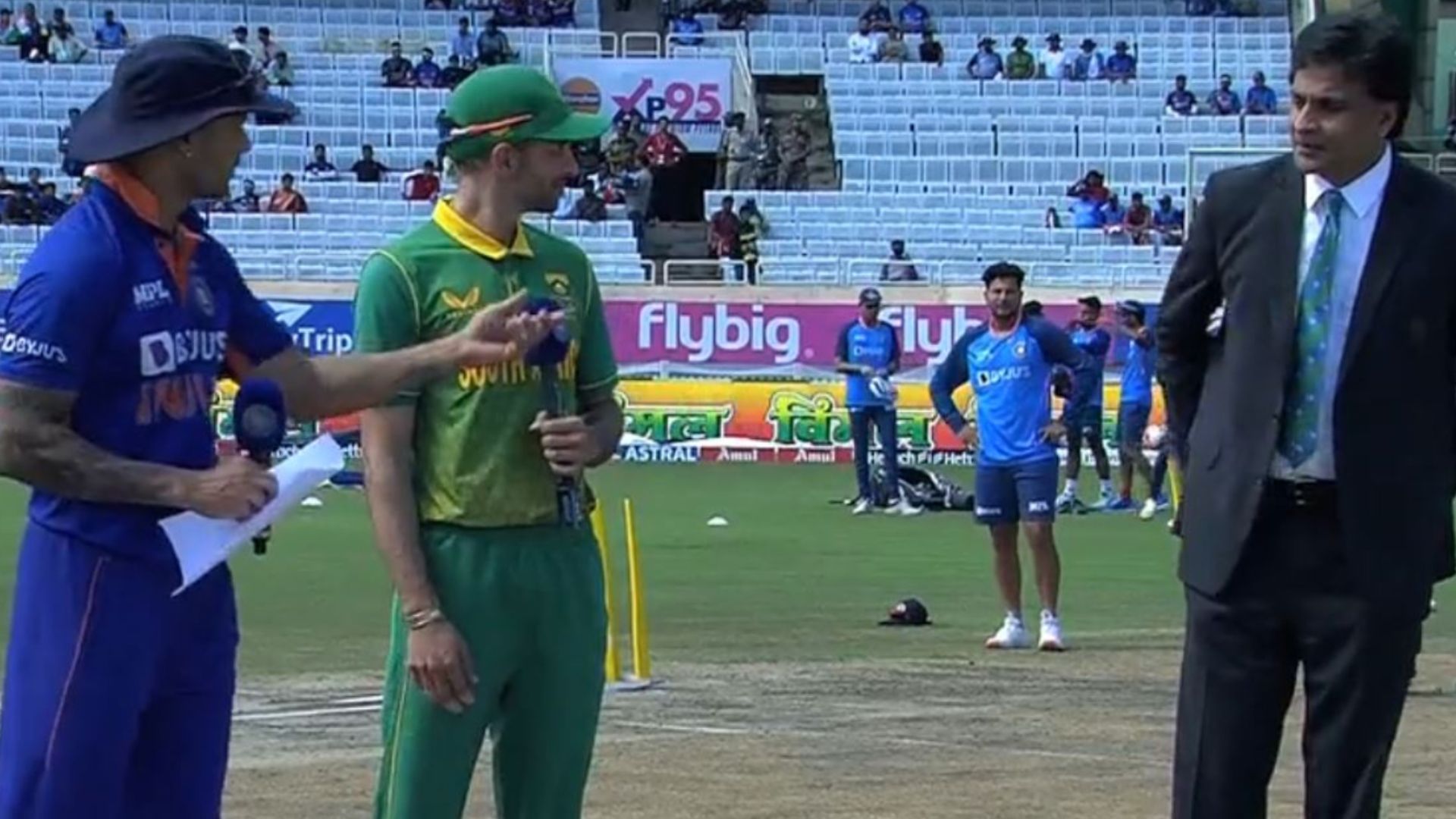 Match Referee Javagal Srinath to give toss coin to Shikhar