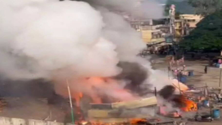2 killed, A Massive fire broke out at the gymkhana grounds in ...