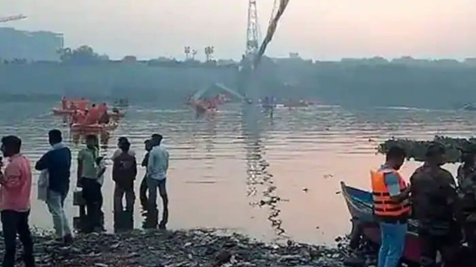 Morbi Bridge Collapse Updates: బీజేపీ ఎంపీ కుటుంబంలో తీవ్ర విషాదం.. కేబుల్ బ్రిడ్జ్‌ ప్రమాదంలో 12 మంది మృతి