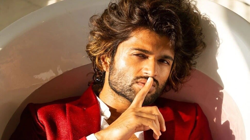 Tollywood star actor vijaya devarakonda key comments on samantha in ...