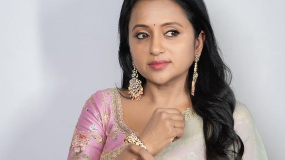 Anchor Suma Reveals Energy secret and Their Genes From Grandfather సుమ ఇలా ఉండటానికి కారణం ఇదా