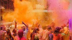 Holi Skin Care Tips: హోళీ వేడుకల తరువాత ఇలా స్నానం చేస్తే ఏ చర్మ సమస్యలు తలెత్తవు