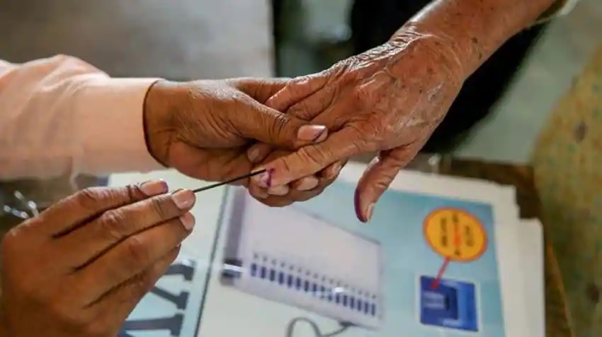 AP Mlc Elections: మొదలైన ఎమ్మెల్సీ ఎన్నికల పోలింగ్, మెజార్టీ ఉన్నా అధికార పార్టీ భయానికి కారణమేంటి