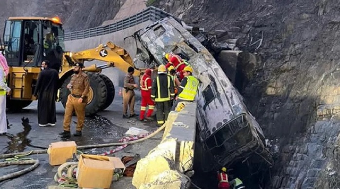 Umrah Bus Accident: ఉమ్రా యాత్రలో ఘోర రోడ్డు ప్రమాదం, 20 మంది మరణం